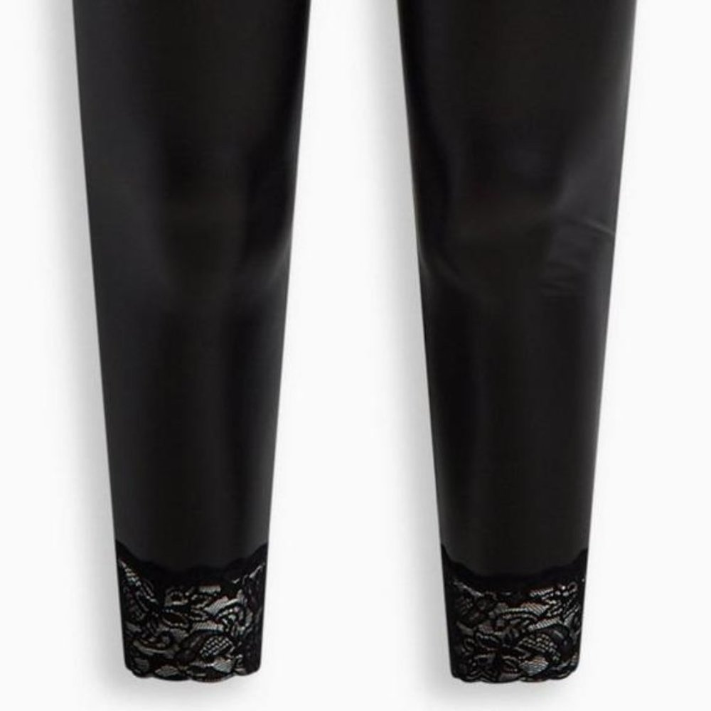 ❤️NWT TORRID LEGGING - FAUX VEGAN LEATHER LACE HEM FULL LENGTH PLUS SIZE - Picture 2 of 7